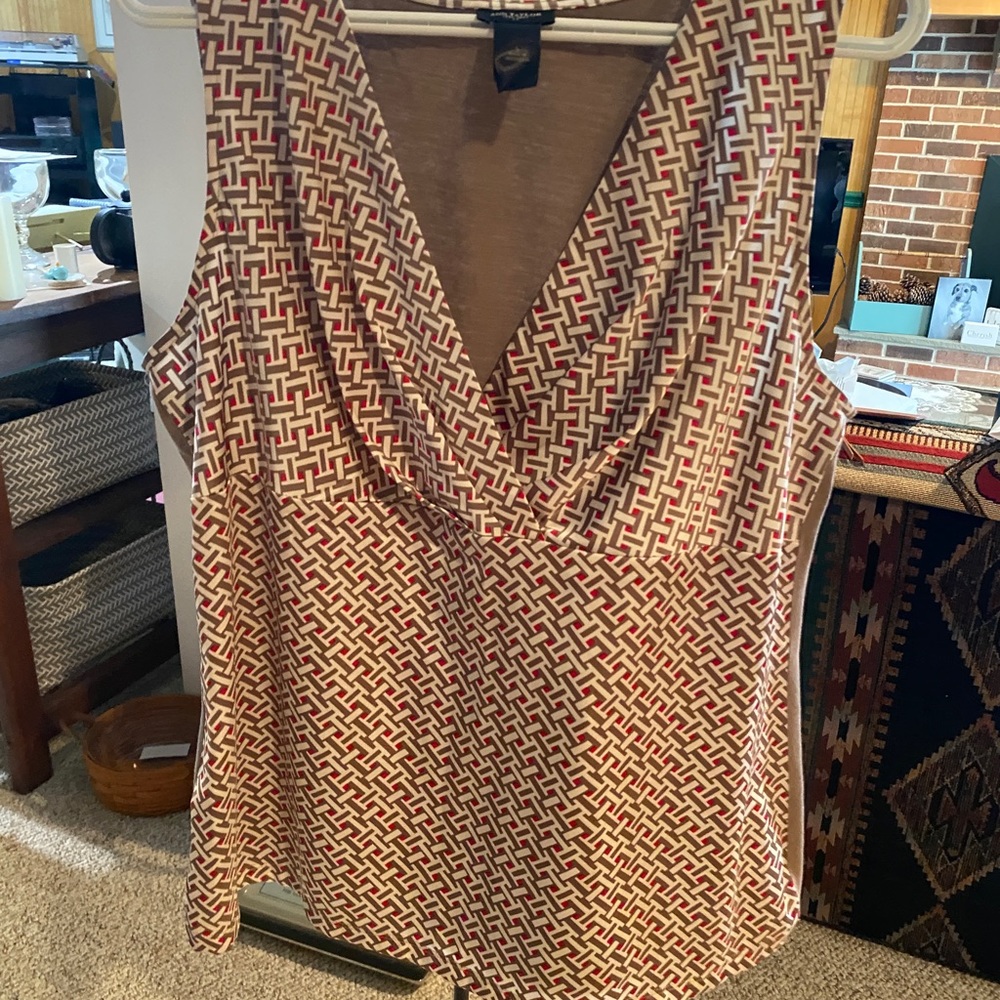 Ann Taylor CB shirt sleeves, v neck blouse for business casual wear or w/ jeans